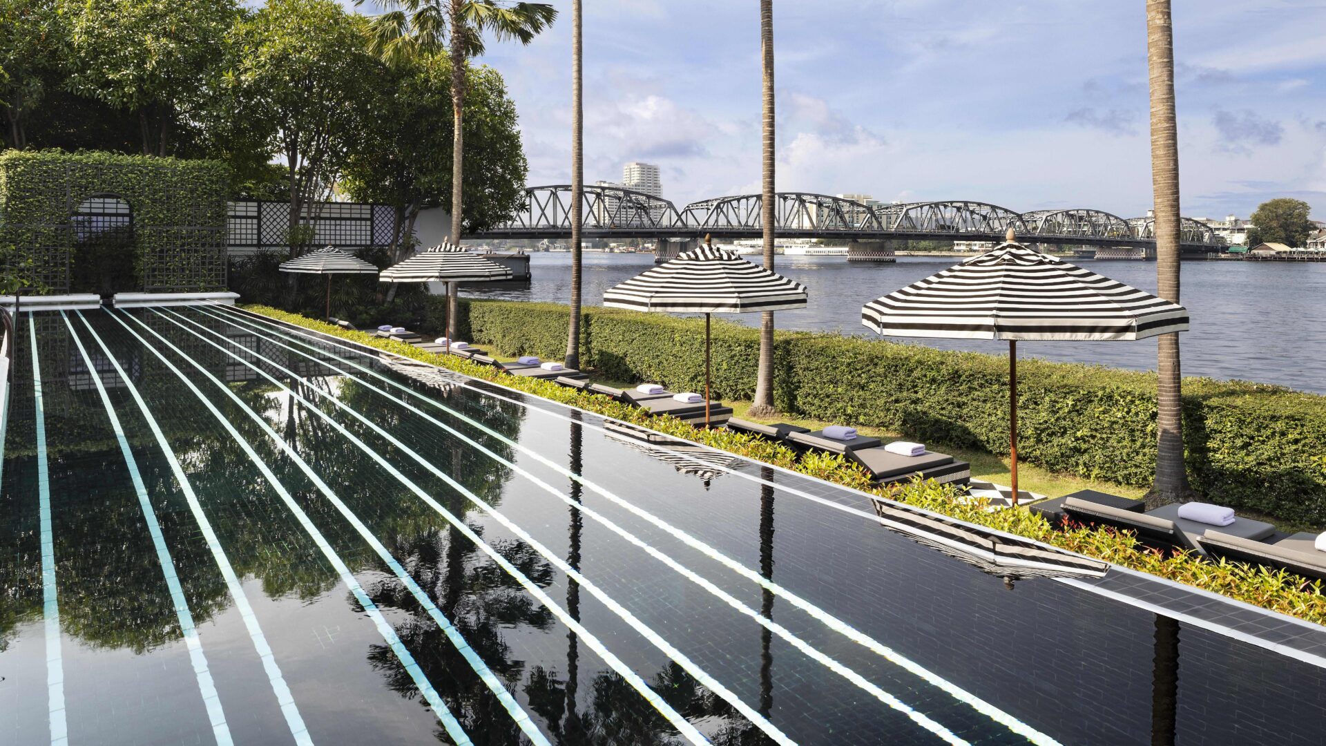 TheSiam MainPool 3